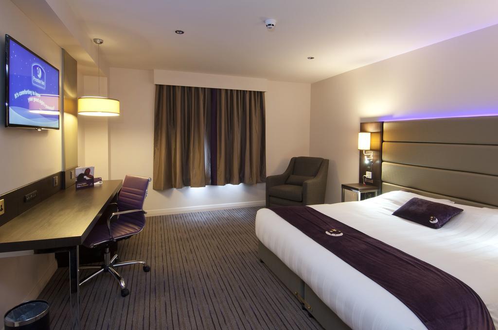 Premier Inn Oldham - Broadway Kültér fotó