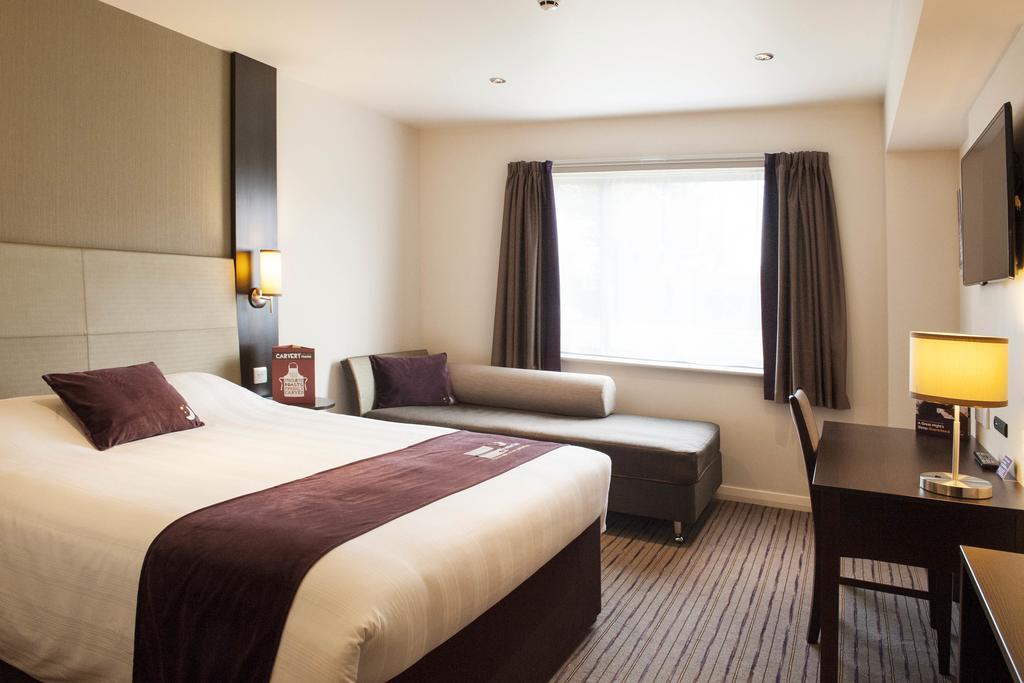 Premier Inn Oldham - Broadway Kültér fotó
