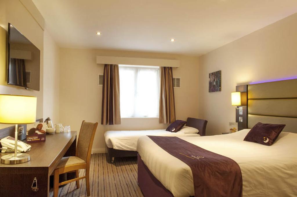 Premier Inn Oldham - Broadway Kültér fotó